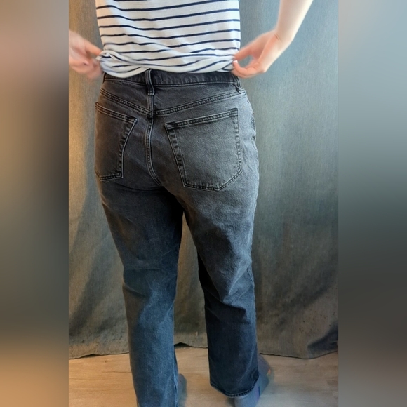 The 90s Straight Ultra High Rise Black Jeans - Picture 7 of 7